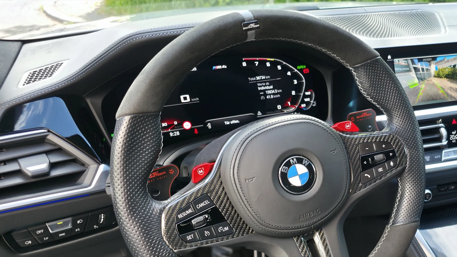 BMW M4 Cockpit mit Alcantara-Lenkrad — persönliche Beratung und Terminvereinbarung bei GT Service in Eichenau bei München